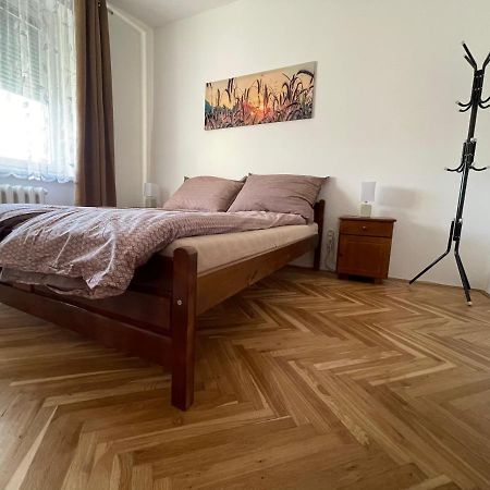Apartman Jnj Velkomoravska オロモウツ エクステリア 写真