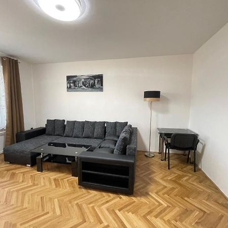Apartman Jnj Velkomoravska オロモウツ エクステリア 写真